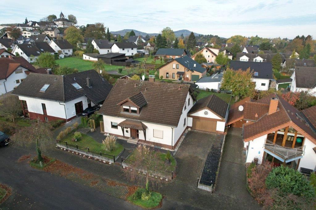Zweifamilien / Mehrfamilienhaus in Bad Honnef Aegedienberg - SOFORT FREI